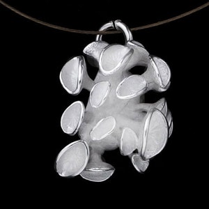 1 of  925 Sterling Silver Coral Pendant  14x17mm. :th1555