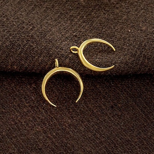 2 av 925 sterlingsilver, guld, vermeil-stil, halvmånehängen, 12 x 11 mm. Polerad finish: vm1328