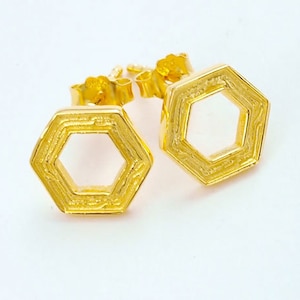 1 Pair of 925 Sterling Silver 24k Gold Vermeil Style Textured  Hexagon Stud Earrings 10mm.  :vm0669