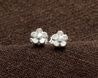 1 pair of 925 Sterling Silver Flower Stud Earrings  5mm.  :er1191