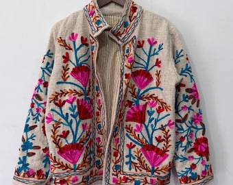 Handbestickte Suzani-Baumwolljacke, Boho-Blumen-Kantha-Steppmantel für Damen