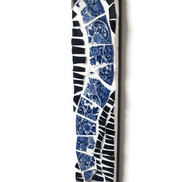 Key holder Blue White Mosaic Wall Hanging Hook Broken china Swirl Decorative  Bird metal hook