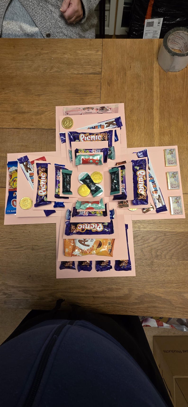 Chocolate Exploding Gift Box – One Gift. Every Occasion. Total Wow Factor. Pink