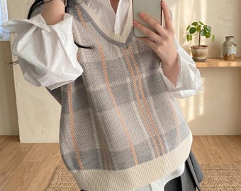 Plaid Sweater Vest: V-Neck, Loose Fit, Vintage Autumn Style Knit Pullover Top