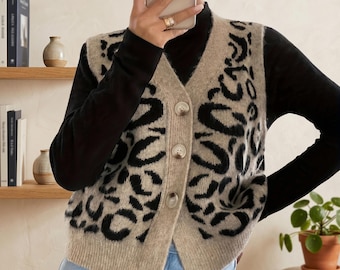 Leopard Sweater Vest: V-Neck, Button Front, Chic Autumn Style Knit Waistcoat Top