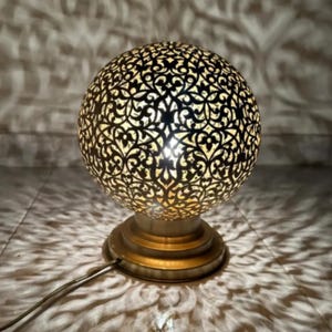 Handmade Moroccan Brass Table Lamp – Medium Bedside Lamp – Shadow Casting Lamp – Artisan Night Light – Oriental Home Decor