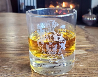 Set of Two Coat of Arms Whiskey Glass - Personalized Glass with your Family Crest - Scotch Glass - Groomsmen Gifts - Guy Gift - Dad Gift