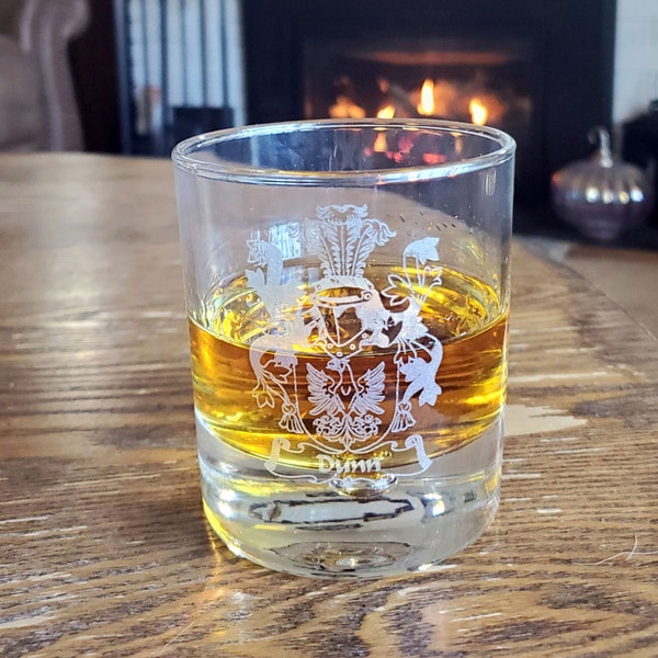 Set of Two Coat of Arms Whiskey Glass - Personalized Glass with your Family Crest - Scotch Glass - Groomsmen Gifts - Guy Gift - Dad Gift