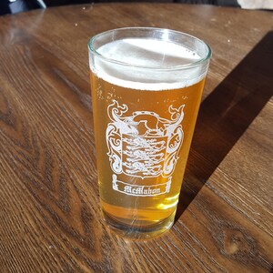 Family Name Glass - Personalized Beer Glass - Coat Of Arms - Family Crest -  Pint Glass - Engraved Glass - Heraldry