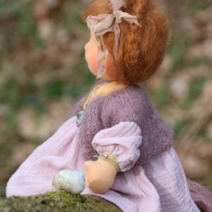 Iris by Atelier Lavendel 16 OOAK Waldorf inspirierte Naturfasern Kunstpuppe ECO freundlich Bild 3