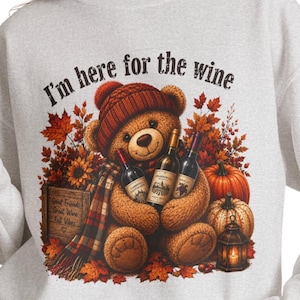 Sweat automne ours en peluche et vin, sweat Gildan 18000, col rond automne, cadeau pour amateur de vin citrouille saison, saison automne ici pour le vin