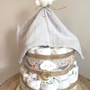 Torta di pannolini unisex a due piani con nuvole e stelle, regalo per baby shower o centrotavola