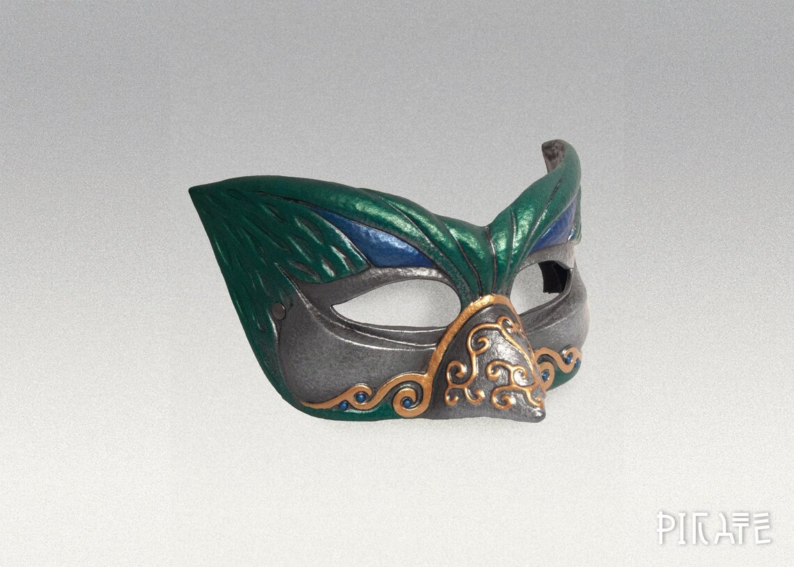 Elegant Winged Masquerade Mask for Carnival, Theatre, Halloween Costume ...