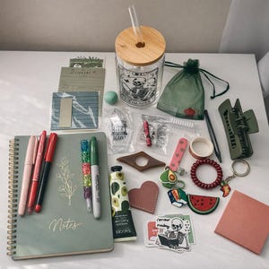 Caja misteriosa de autocuidado / Diario y lectura / Paquete de bienestar acogedor / Kit de 25 piezas para el tiempo libre