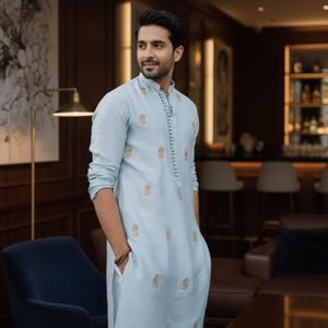 Conjunto Kurta Pajama masculino étnico para todas as ocasiões | Kurta azul com bordado Buti imagem 2