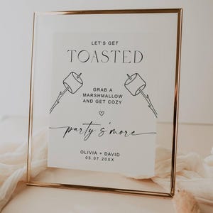 Peut inclure: Panneau en bois rustique avec l'inscription "Welcome to our home" en lettres blanches. Le design simple et vieilli est parfait pour décorer l'entrée.