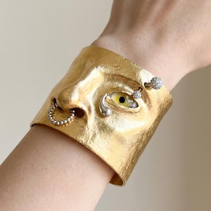 Evil eye cuff bracelet, Anatomy face bracelet, Surrealist bracelet, Gold Face Cuff bracelet, Weird bracelet, Surreal Nose Eye Lip Bangle