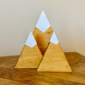 Wooden Mountain Shelf Decor: Handcrafted Natural Wood
