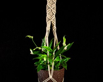 Hanging planter Macrame plant hanger Wall plant pot holder Macrame plant holder Indoor garden decor Bohemian wedding decor Modern Boho home
