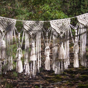 Macrame banner Macrame wall hanging Bunting garland Bedroom wall decor Boho home Bohemian bedroom Wedding banner Tassels macrame garland