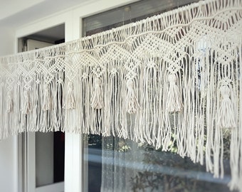 72" Macrame cenefance para ventana ancha Macrame arco Cortina de cocina Boho decoración del hogar Boho café cortina Blanca cenefa Tratamientos de ventana