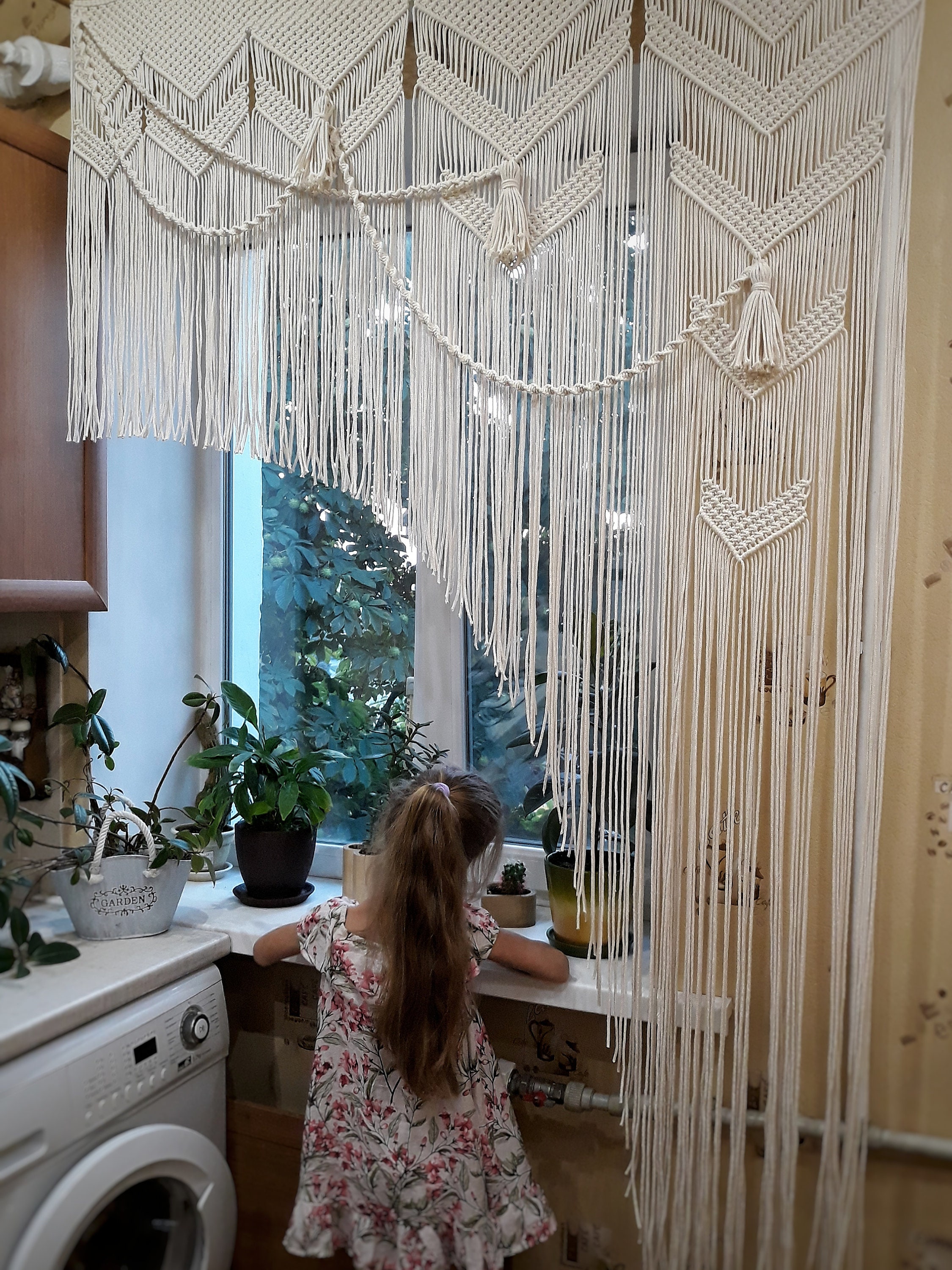 Lush Decor, Mantovana in cotone testurizzato macramè, 101,6 cm di larghezza x 76,2 cm di lunghezza, cipria, tende da cucina e decorazione da parete, mantovana macramè, tende da bagno per finestre