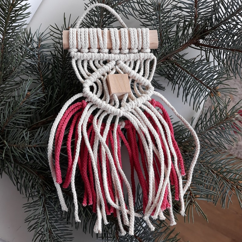 Christmas tree ornament Small macrame wall hanging Xmas