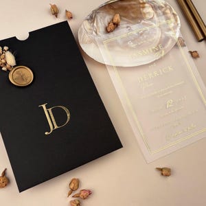 Elegante y estilosa invitación de boda de acrílico, hecha a medida con detalles en lámina dorada, invitación de boda de acrílico de lujo, personalizada.