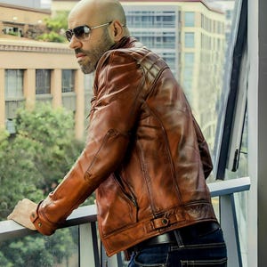 Vintage Brown Leather Biker Jacket: Distressed Bomber Style