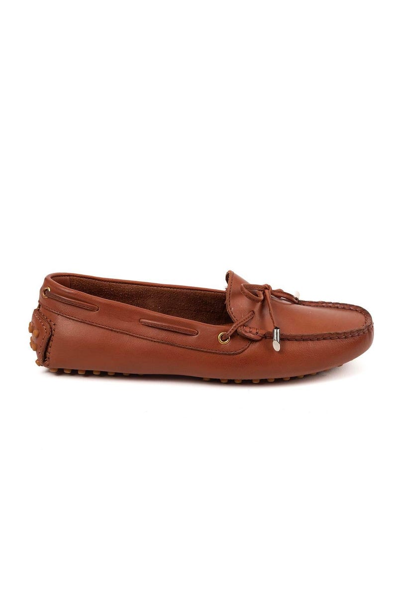 Genuine leather womens moccasins flexible and lightweight