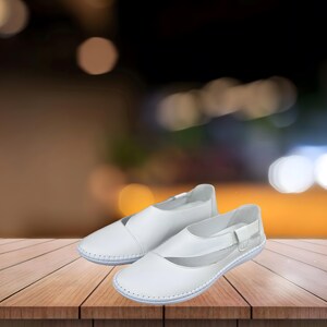 Wide toe box leather Mary Janes in brown