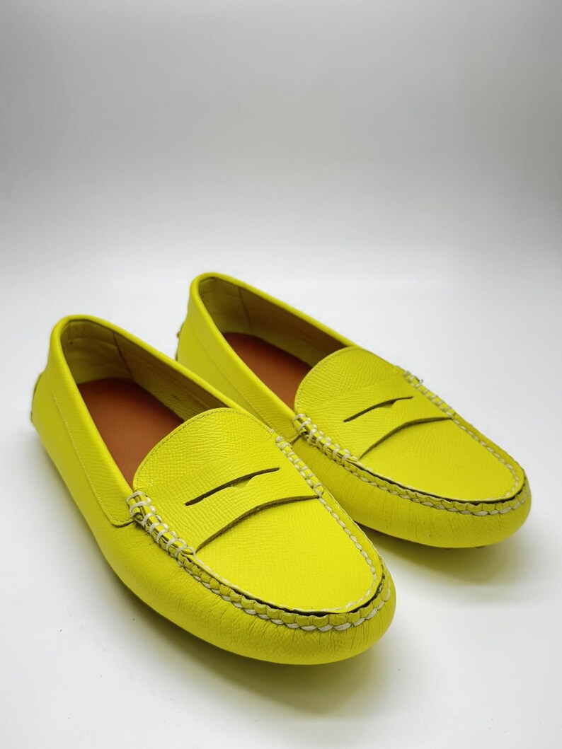 Classic driving loafers crafted from soft leather