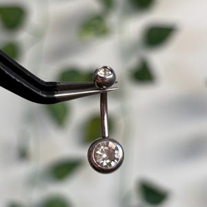 Classic - Belly button piercing