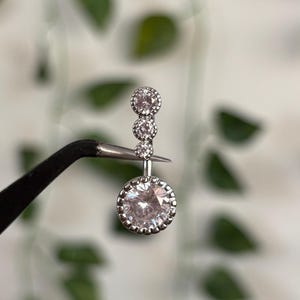 Silver Glow - Belly Button Piercing