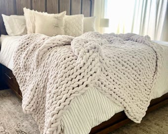 Hand Knit Chunky Blanket