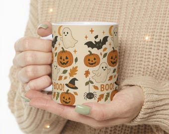 Bonita taza de Halloween con fantasmas y calabazas, taza de café de cerámica divertida y espeluznante. Regalo de otoño para los amantes de Halloween.