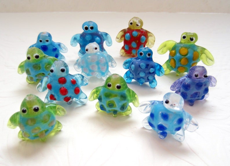 17 Turtles-Glass Beads-Destash