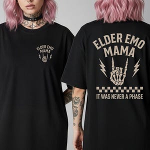 Elder Emo Mama Shirt, Emo Mom Outfit, Gothic Mom Kleidung, Alt Kleidung, Tätowierte Mama, Mama Geschenk, Millennial Style, Emo Mom Style, Gothic Mom