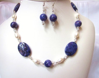 Collier d'Agate Violet dentelle fou, perles d'eau douce blanches et Accents en cristal de Swarovski, Unique, OOAK, Choker, One of a Kind