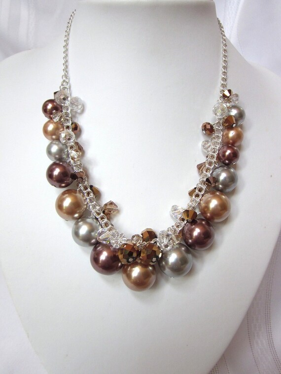 Pearl Crystal Cluster Necklace olympic Celebration in Gold