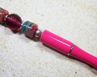 Kugelschreiber aus Lampwork Perlen : Handwerklich gefertigtes Rosa Glas