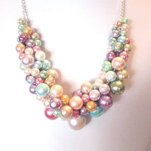 Shades of Spring Pearl Cluster Necklace: Pastel Party Pearls