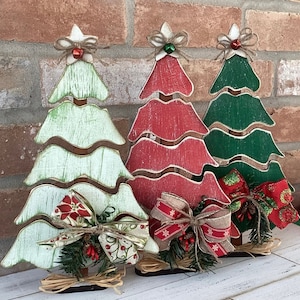 Hand-Painted Wood Christmas Tree: Tiered Tray Decor