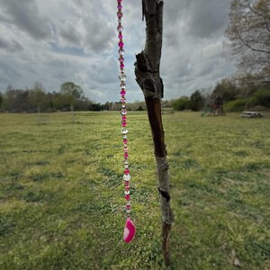 AGATE SUNCATCHER: Hot Pink agate, pink, clear beads 16” long