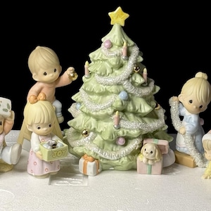 Precious moments Christmas figurine set: Model wishing you an old fashioned Christmas orginal box 6 piece set beautifully cared and stored