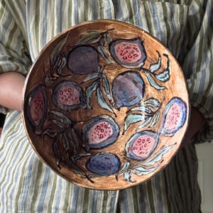 Bol de cerámica pintado a mano con temática de higos, decoración de cerámica, frutero grande, decoración de cocina, gran bol botánico para servir con forma de higo, decoración de mesa de entrada