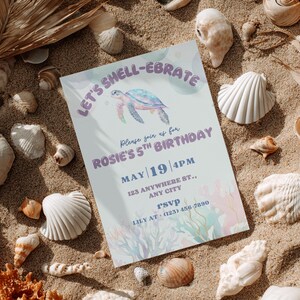 Invitación de cumpleaños para niña: Fiesta de conchas marinas, plantilla editable de Canva ls25
