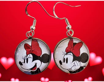 Disney Minnie Mouse 18mm Dangle Charm Earrings.