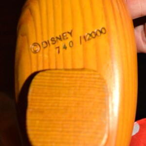 Muñeca Minnie Mouse vintage de 17" de Disney by Applause, de madera, con soporte y etiqueta. imagen 6