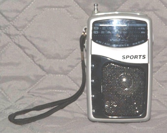 Street Beat Sports AM/FM Portable Radio Silver Black Tested Works Great Vintage
